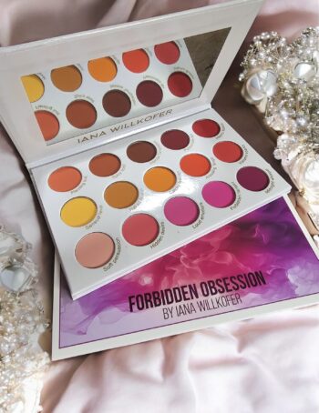 Paleta de farduri "Forbidden Obsession"